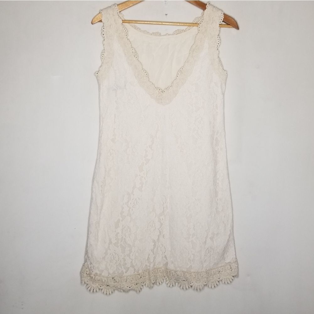 Zara basics cream color dress Women's size large lace v neck